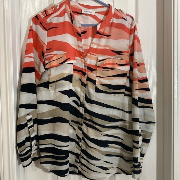 Calvin Klein Coral, Tan, and Black animal print button up blouse size medium - Picture 1 of 5